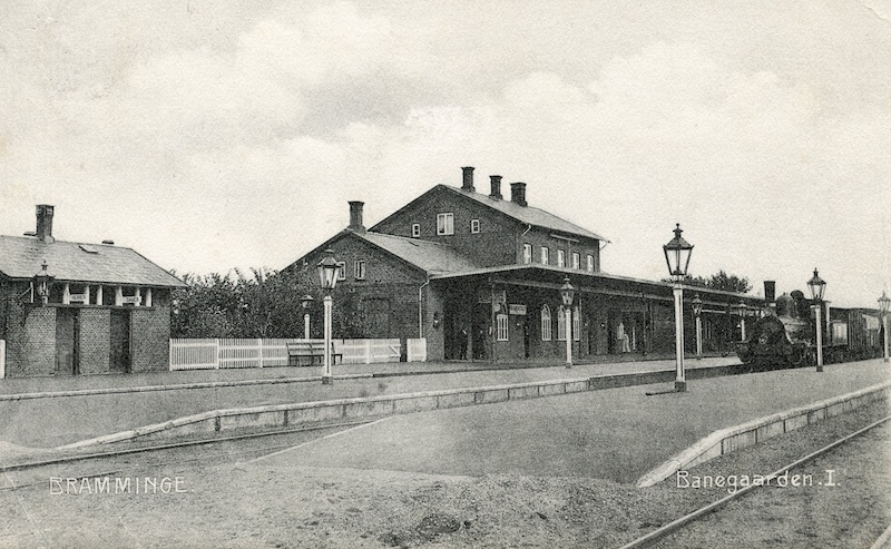 Ly og lys på Bramming station